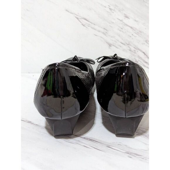 Karen Scott Women's Black Wedge Heels Size 7.5M - Picture 3 of 5
